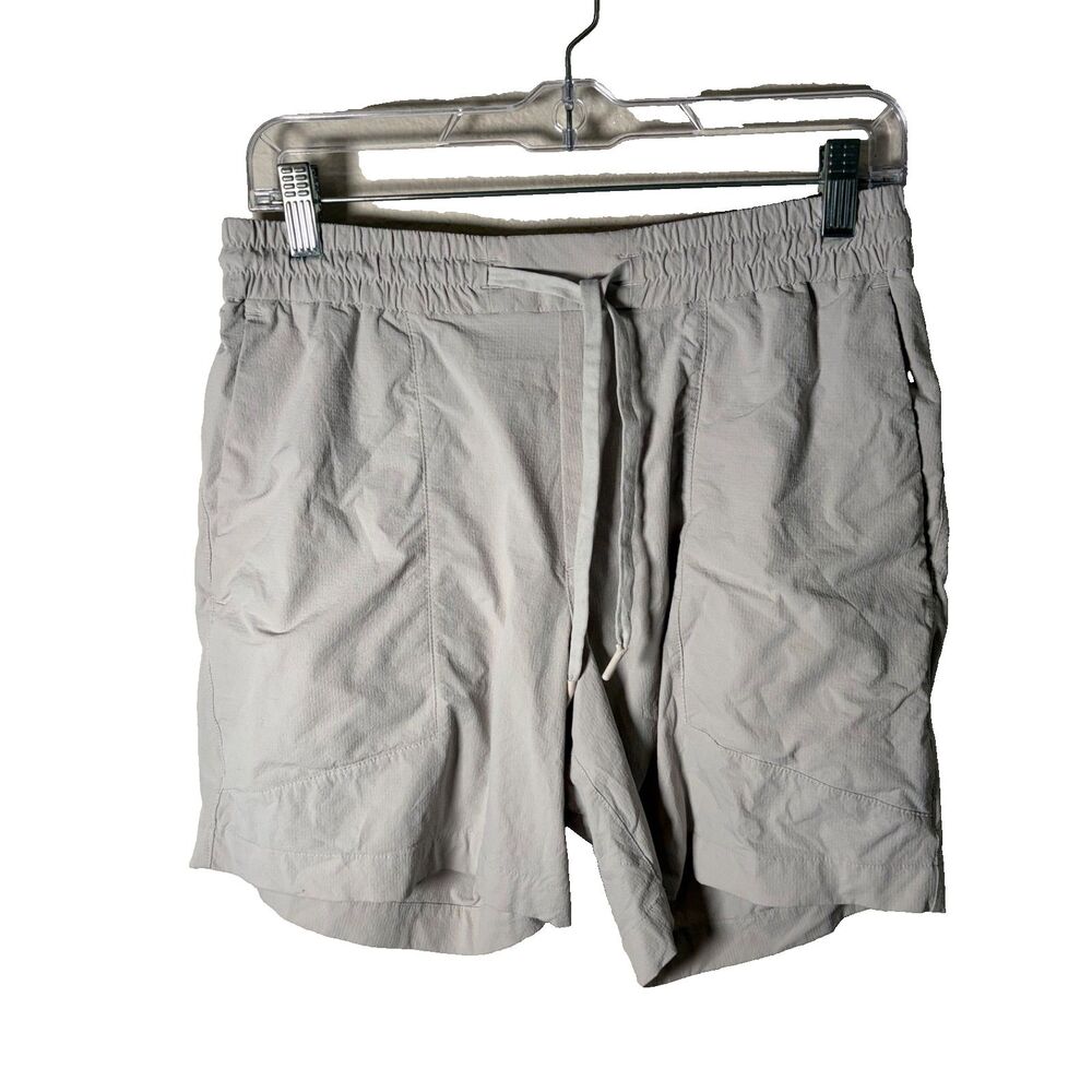Lululemon Shorts Men's Medium Beige License to Train Athletic Active 6"